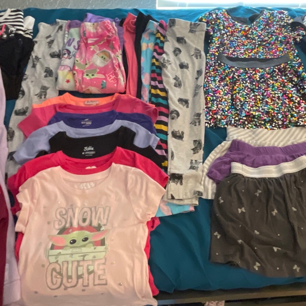 HUGE LOT OF CLOTHES~TOPS~LEGGINGS~HOODIE~SHORTS~OLD NAVY~PAUL FRANK-GIRLS 7-8 M